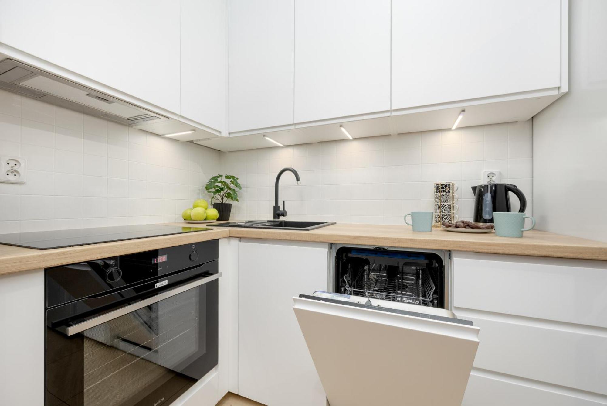 Bukowinska With Balcony And Parking And Swimming Pool By Renters Apartment Warschau